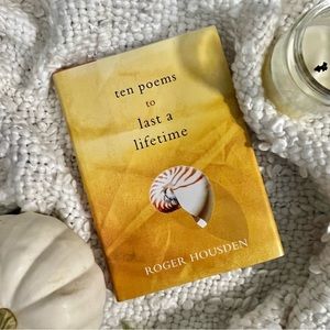 📚SPECIAL 3/$21 BOOKS!! 📚
Ten Poems to last a Lifetime by Roger Housden